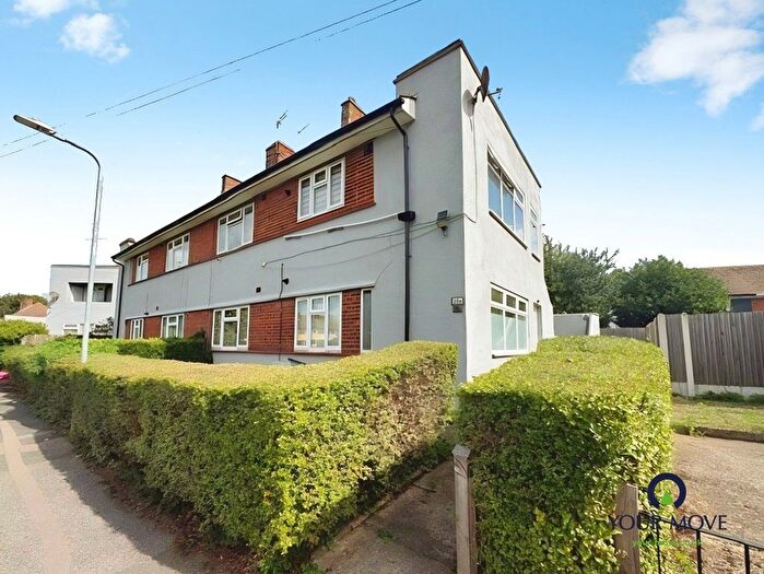 2 Bedroom Flat For Sale In Princess Margaret Avenue, Ramsgate, Kent, CT12