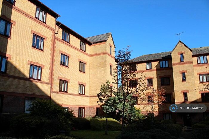 1 Bedroom Flat To Rent In Caslon Court, Redcliffe, Bristol, BS1