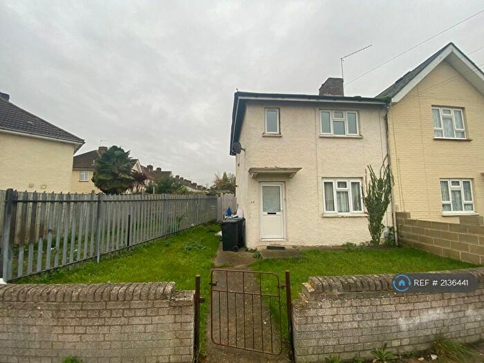 3 Bedroom Semi-Detached House To Rent In Thistle Road, Gravesend, DA12