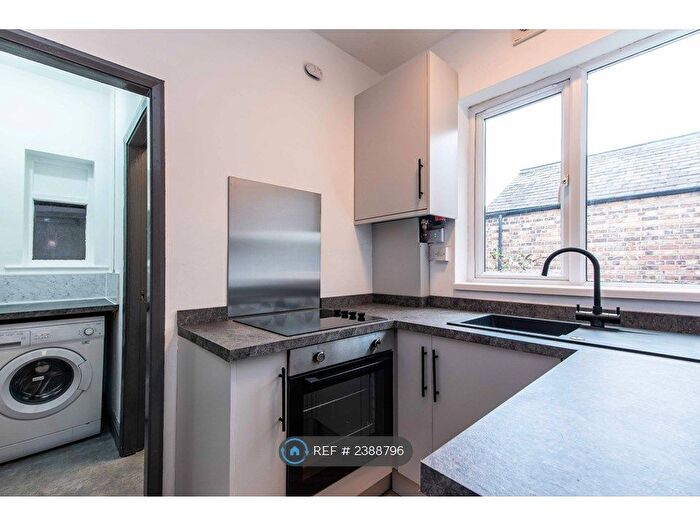 1 Bedroom Flat To Rent In Wellington Street, Nottingham, NG3