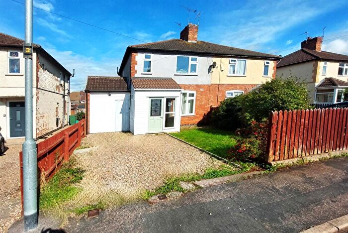 3 Bedroom Semi-Detached House For Sale In Northfield Avenue, Wigston, Leicestershire, LE18
