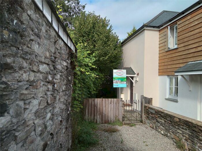 3 Bedroom Semi-Detached House To Rent In Station Road, Horrabridge, PL20