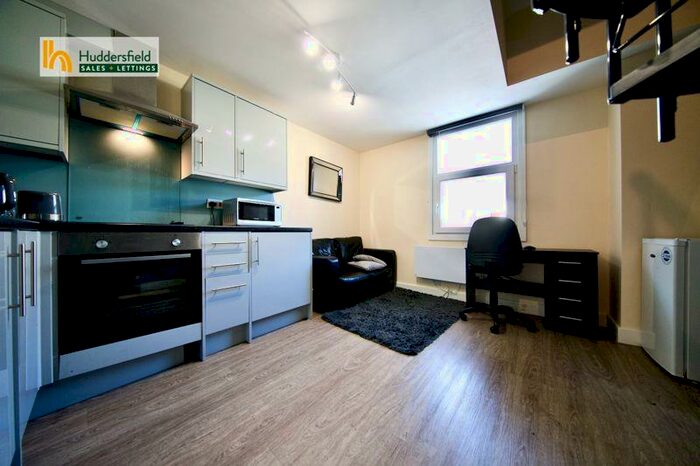 1 Bedroom Flat To Rent In New Street, Huddersfield, HD1