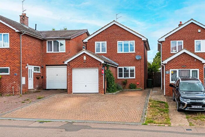 3 Bedroom Detached House For Sale In Brickhill Road, Wellingborough, NN8