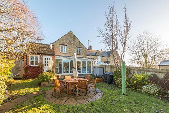 3 Bedroom End Of Terrace House For Sale In Orchard Place, Upper Heyford, OX25