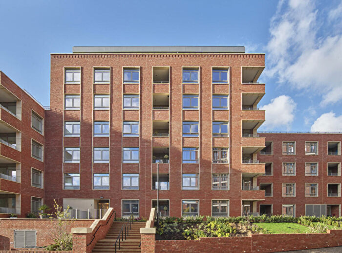 1 Bedroom Apartment For Sale In Grosvenor Road, St. Albans, Hertfordshire, AL1