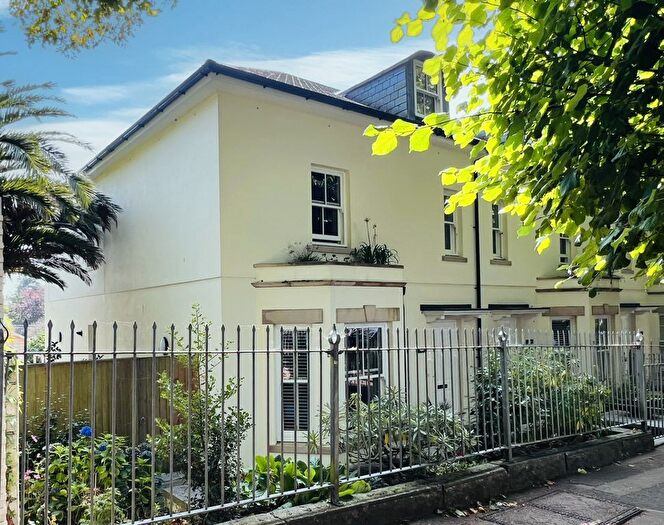 4 Bedroom End Of Terrace House For Sale In Trewithen Road, Penzance, TR18