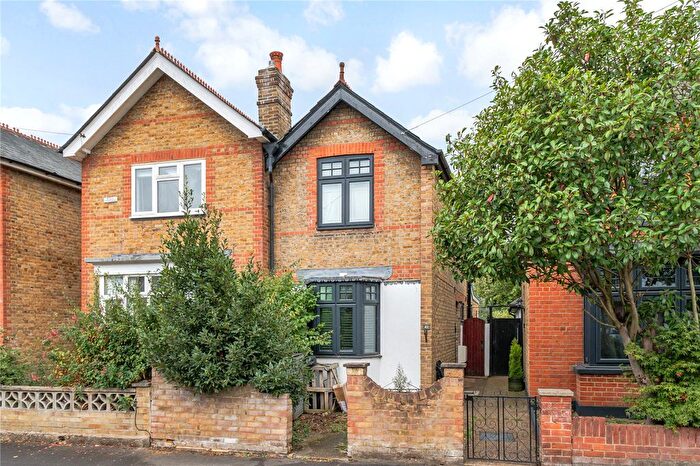2 Bedroom Semi Detached House For Sale In Russell Road, Walton-On-Thames, KT12