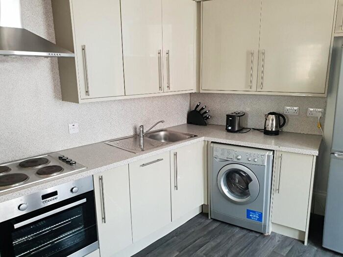 3 Bedroom Flat To Rent In Perth Road, West End, Dundee, DD1