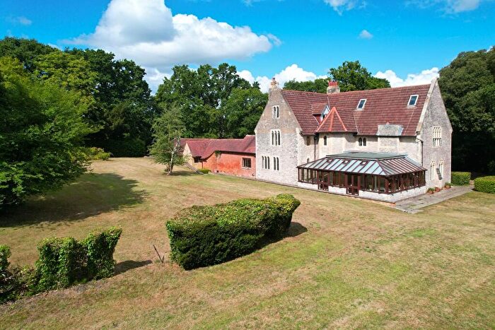 8 Bedroom Manor House For Sale In Twiggs Lane, Marchwood, Hampshire, SO40
