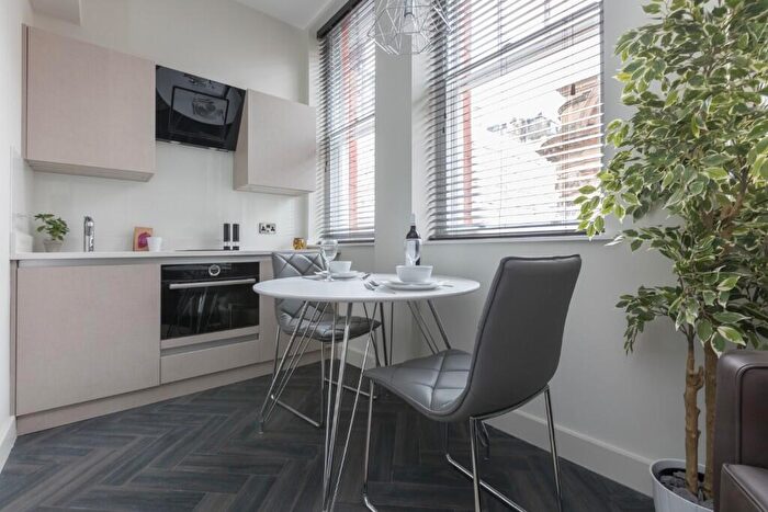 1 Bedroom Apartment To Rent In King Street, Manchester, Greater Manchester, M2