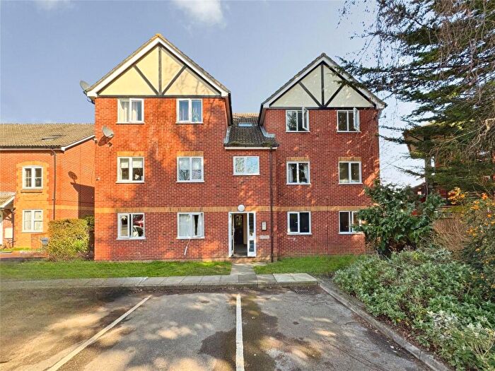 1 Bedroom Apartment To Rent In Groveland Place, Reading, Berkshire, RG30