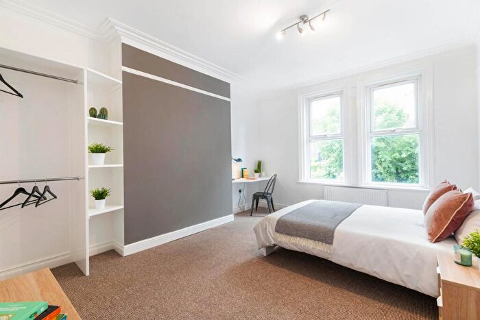 6 Bedroom House To Rent In Delph Lane, Leeds, LS6