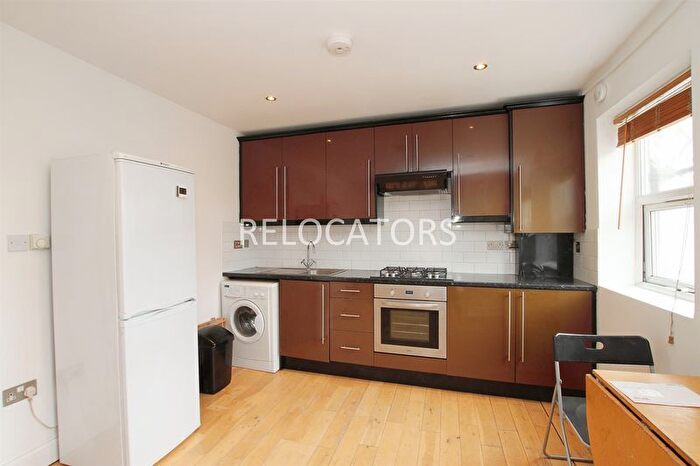 2 Bedroom Flat To Rent In Bethnal Green Road, E2