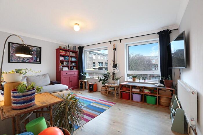 2 Bedroom Flat For Sale In Vestry Road, London, SE5