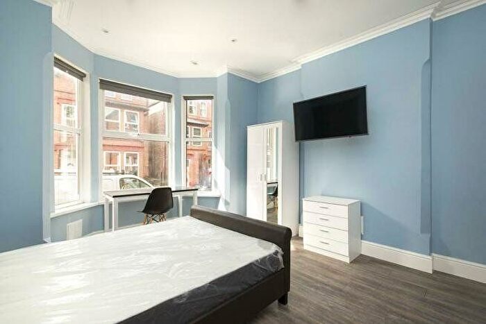 6 Bedroom Semi-Detached House To Rent In Derby Grove, Nottingham, Nottinghamshire, NG7