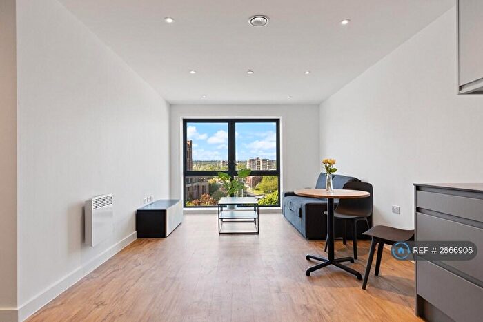 1 Bedroom Flat To Rent In Saxton Lane, Leeds, LS9