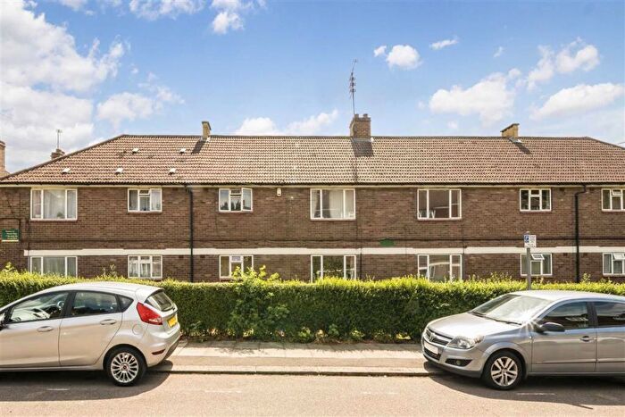 2 Bedroom Flat For Sale In Besant Road, Cricklewood, NW2