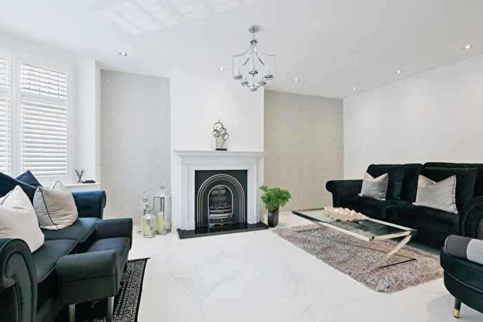 5 Bedroom Semi Detached House For Sale In London Road, Epsom, KT17