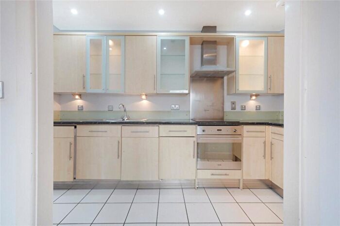 2 Bedroom Apartment To Rent In Artichoke Hill, London, E1W