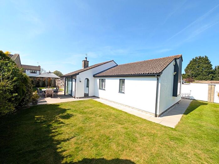 4 Bedroom Detached Bungalow For Sale In Court Meadow, Stone, Stone, GL13