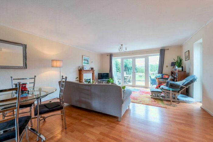 4 Bedroom Property To Rent In Winchilsea Crescent, West Molesey, KT8