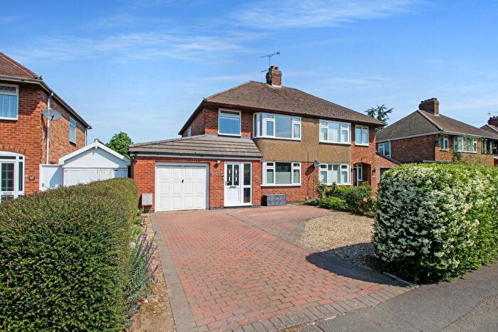 3 Bedroom Semi Detached House For Sale In Elms Drive, Hillmorton, Rugby, CV22