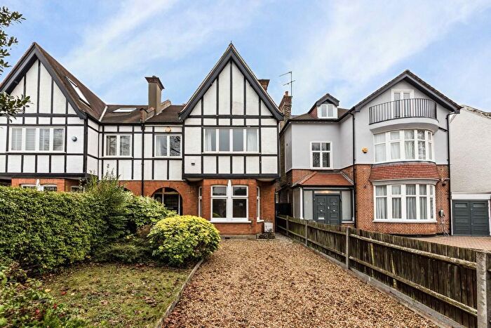 6 Bedroom Property To Rent In Cleveland Road, London, W13