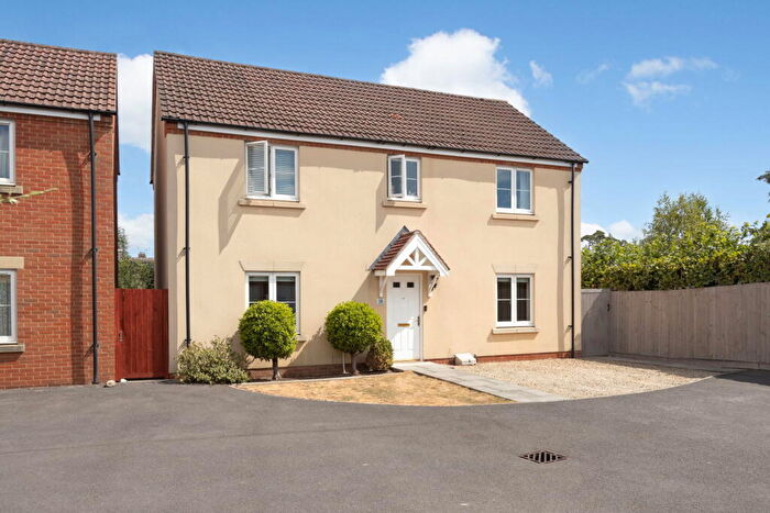 4 Bedroom Detached House For Sale In Keepers Road, Devizes, Wiltshire, SN10