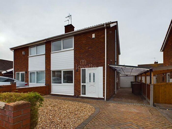 3 Bedroom Semi-Detached House To Rent In Renfrew Road, Lincoln, LN5