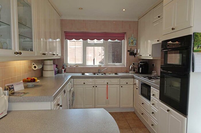 2 Bedroom Bungalow For Sale In The Chase, Findon, BN14