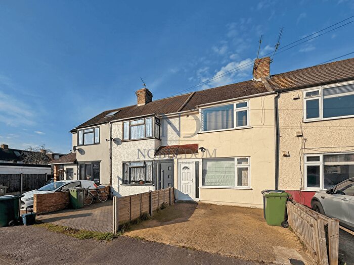 4 Bedroom Terraced House To Rent In Hillingdon Avenue, Staines-Upon-Thames, TW19