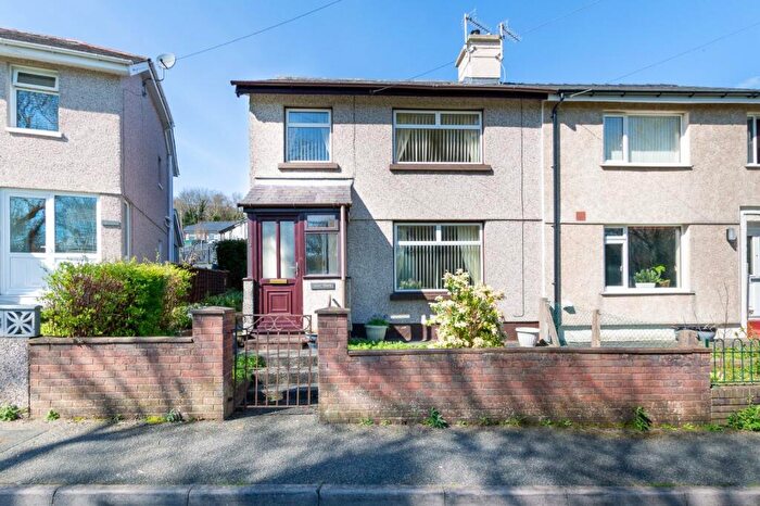 3 Bedroom Semi-Detached House For Sale In Heol Dewi, Bangor, Gwynedd, LL57