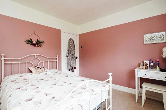 2 Bedroom Semi-Detached House For Sale In Nottingham Road, Hucknall, Nottingham, Nottinghamshire, NG15
