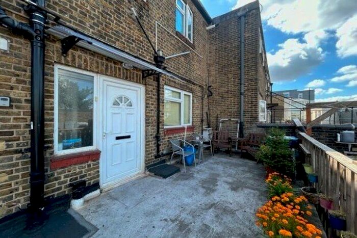 1 Bedroom Flat To Rent In Old Church Road, London, E4