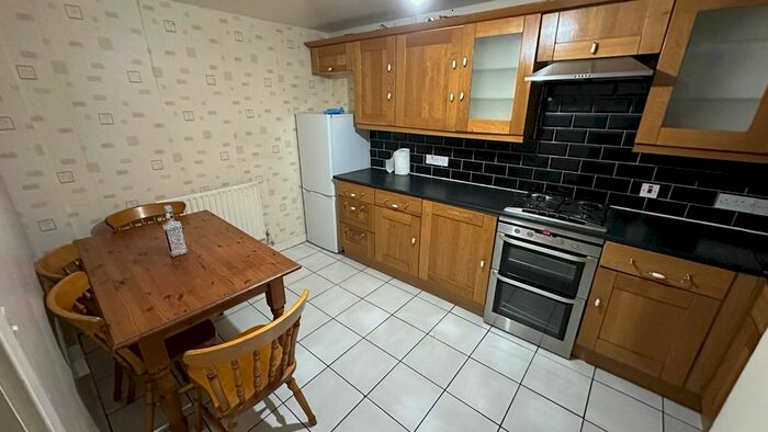 3 Bedroom Terraced House To Rent In Old Manor Road, Southall, UB2