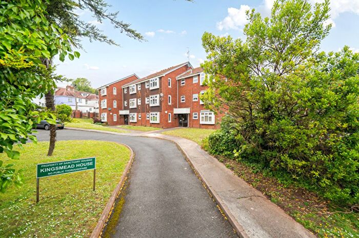 1 Bedroom Flat For Sale In Mead Close, Paignton, Devon, TQ3