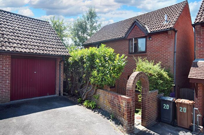 4 Bedroom Detached House For Sale In Burley Close, Valley Park, Chandler's Ford, SO53