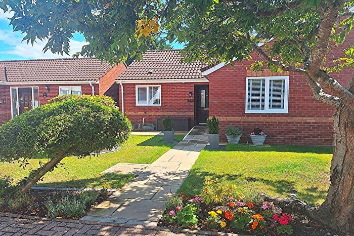 2 Bedroom Bungalow For Sale In Lansdown Gardens, Weston Super Mare, BS22