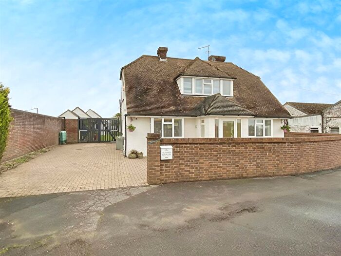 3 Bedroom Property To Rent In Detling Hill, Detling, Maidstone, ME14