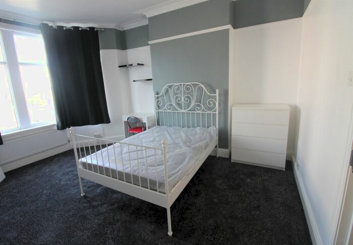 2 Bedroom Flat To Rent In Whitchurch Road, Heath, Cardiff CF14