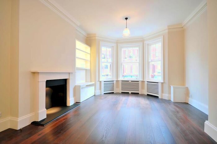 1 Bedroom Flat To Rent In Addison Gardens, London, W14