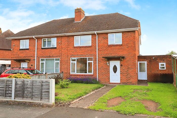 3 Bedroom Semi-Detached House For Sale In Clifton Road, Kidderminster, DY11