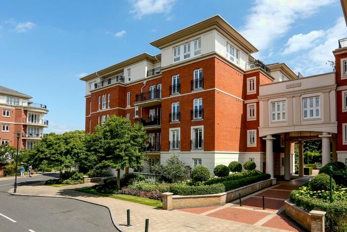 2 Bedroom Flat To Rent In Clevedon Road, Twickenham, TW1