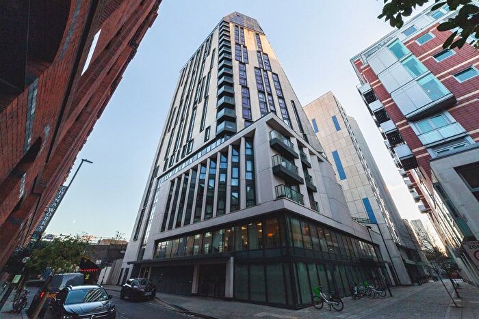 2 Bedroom Flat To Rent In Vauxhall, London, SE1