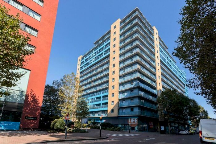 3 Bedroom Flat To Rent In Westgate Apartments, Western Gateway, Royal Victoria Docks, London, E16