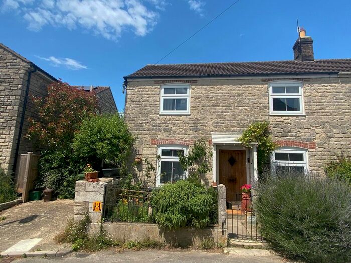 3 Bedroom Semi-Detached House For Sale In Elwell Street, Weymouth, DT3