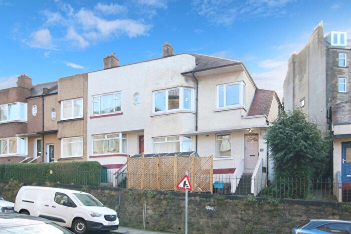 2 Bedroom Flat For Sale In Broughton Road, Broughton, Edinburgh, EH7