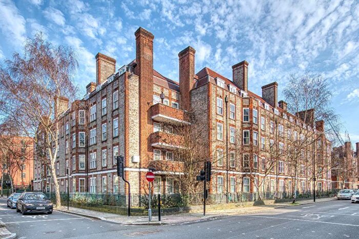 3 Bedroom Flat To Rent In Camelot House, NW1
