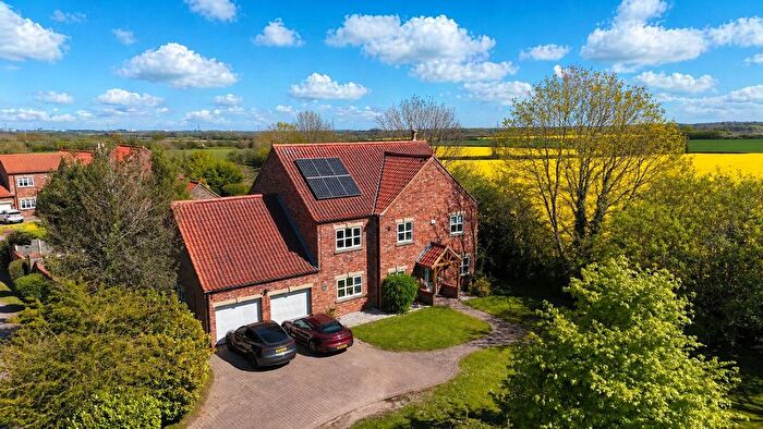 5 Bedroom Detached House For Sale In Brocklesby Road, Ulceby, DN39